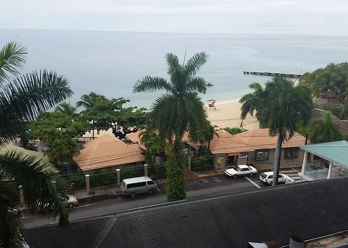 Sunny Tides At Club 3* Montego Bay