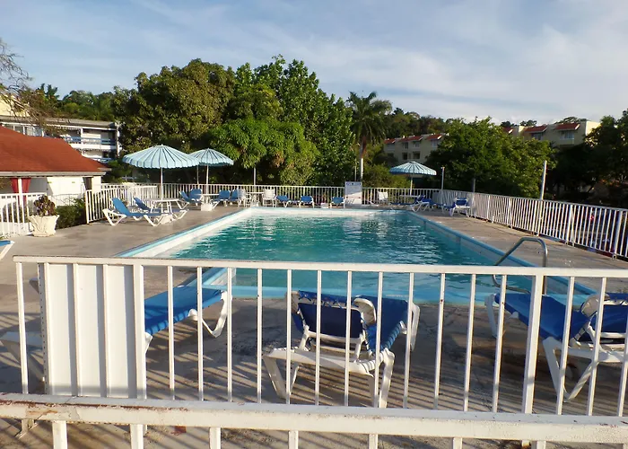Sunny Tides At Club Apartahotel Montego Bay