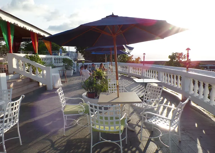 Sunny Tides At Club Apartahotel